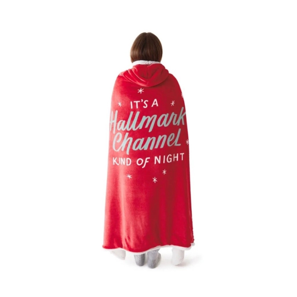 NWT Hallmark Channel Oversized hooded blanket with pockets!